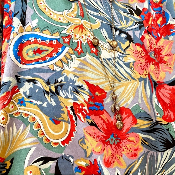 Beautiful boho blouse w paisley floral vibe resort vacay feel. - Picture 7 of 13